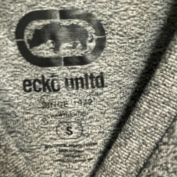 Ecko Unlimited size Small Men's Soft V-neck Short Sleeve - Picture 2 of 3